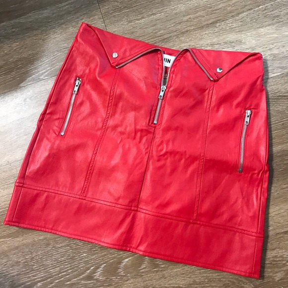Twiin Overtake Biker Skirt- Red Vegan Leather - Picture 5 of 5